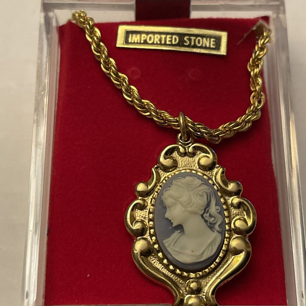 Vintage Blue Incolay Stone Cameo Necklace Gold Tone Rope Chain 1970s Gift Box